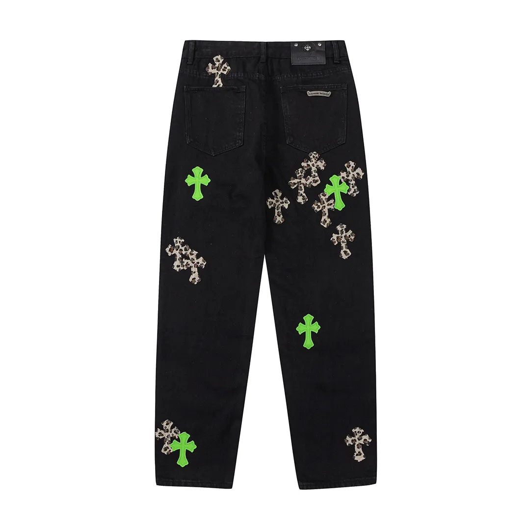 KE923#P230 The only correct leather label version on the market Chrome Hearts CH Cross embroidery distressed jeans Top ceiling quality 100% correct version The correct version is here!  Believe me this must be the best quality you will ever come across! ! Excellent value for money! !  Styles with different washes and textures are very friendly to people with thin legs and thick legs. The straight version is very flattering to the shape of the legs. The moderate length is timeless and easy to match. It is the basis of various styles and a must-have in the wardrobe! ! Add a little stacking to easily control the clean fit trend that has exploded this year. The fabric is stiff but also makes the upper body soft without losing texture. The sides and cuffs of some styles have a bone-wash effect. The vintage flavor pops up all at once. It’s really hard not to love it! ✅Correctly customize the Croxin metal leather label on the back panel. It is not sold directly with the cross on the finished jeans. 1:1 copying strives for excellence and the details are perfectly grasped. ✅The cross leather label is clear and smooth. Exquisite turning top craftsmanship. ✅Buttons, zippers and hardware are all customized versions of the Croxin LOGO. ✅High-cost washing process. Size: 28 30 32 34 36 (5 sizes)